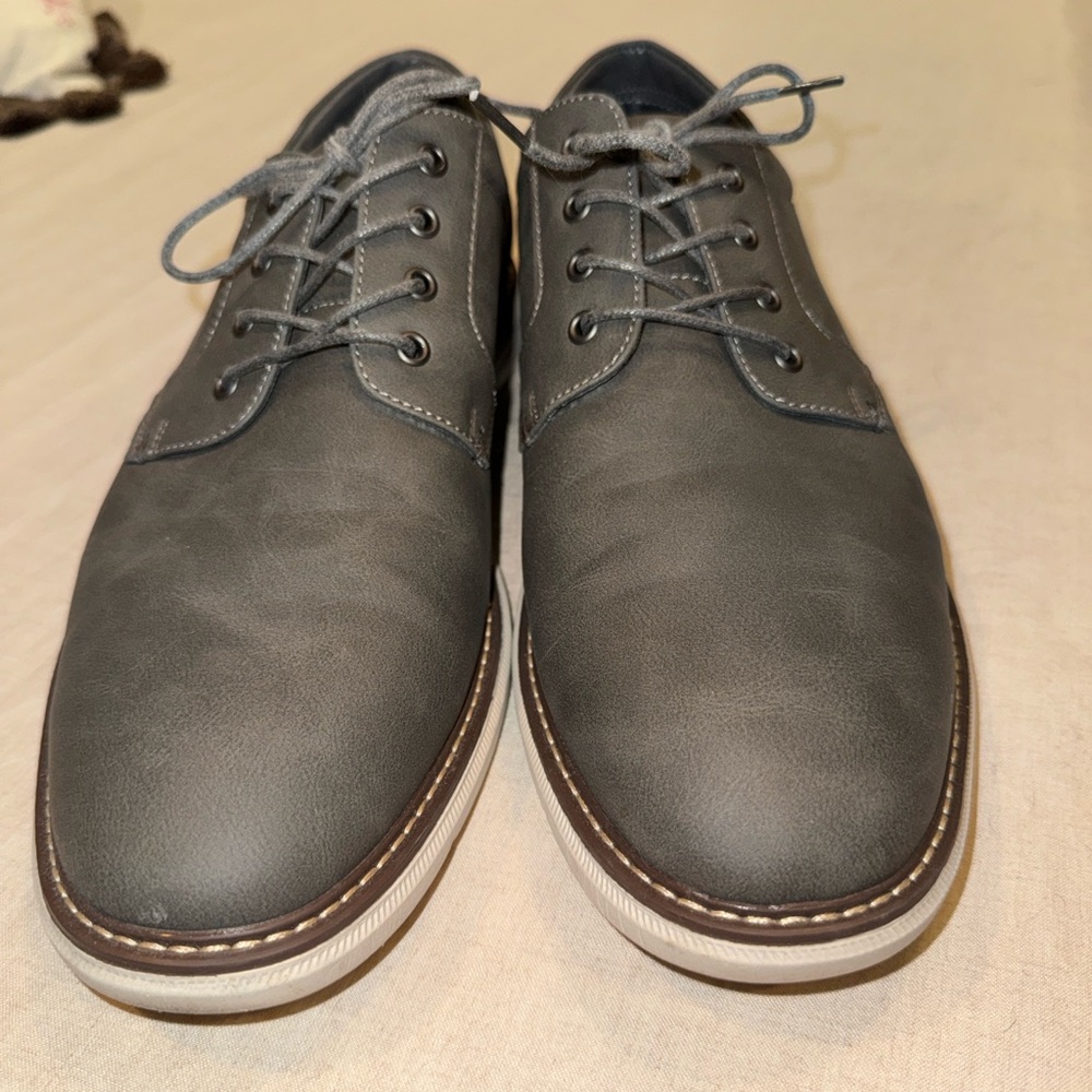 Nunn Bush
Men's Gray Dress Casual Shoes
Super light!
Like new - worn once! - Picture 3 of 6